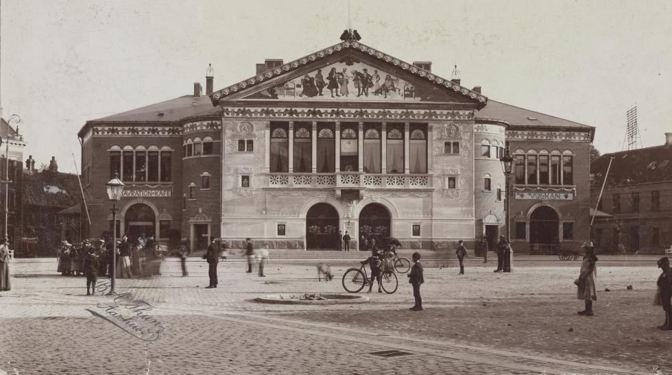 AARHUS TEATER 125 ÅR