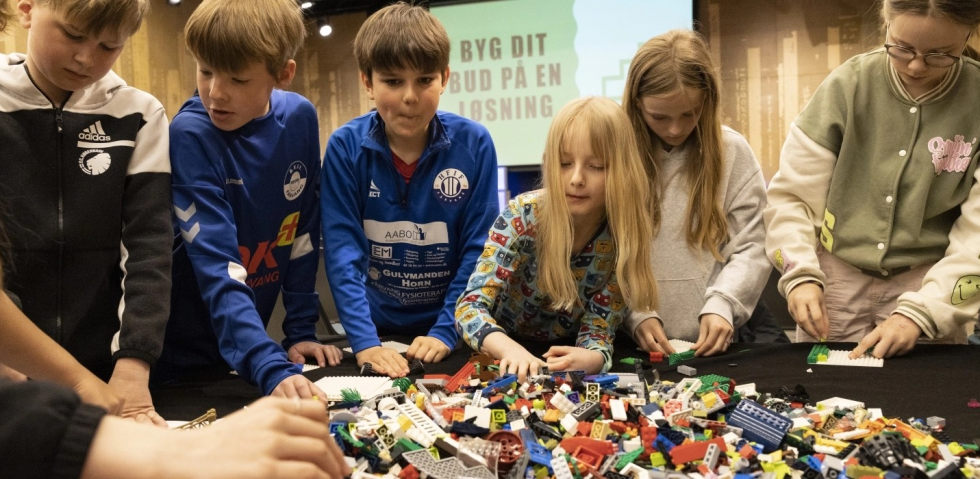 Store Byggedag! LEGO Build the Change