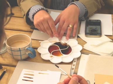 Lær at male med kaffe - En kreativ kaffestund for venner